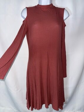 Pink Rose Cold-Shoulder Ribbed Swing Dress in Rust